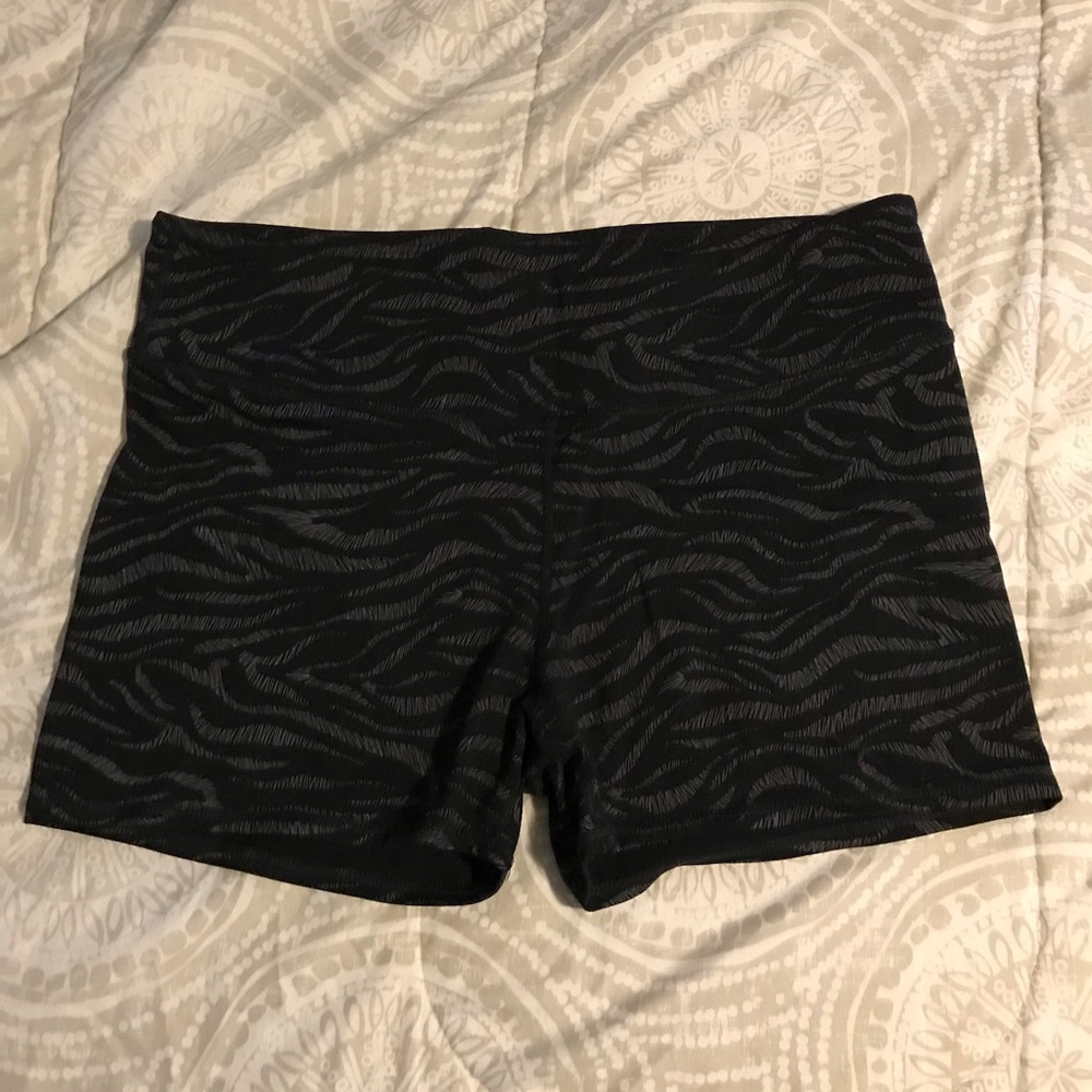 Fabletics spandex shorts size Large